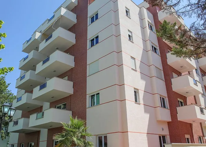 Luxury Apart-Hotel Golem
